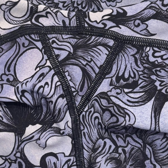 Lululemon Speed Up Tight 28" Size 8 In Hanakotoba Starlight Multi - Picture 10 of 10